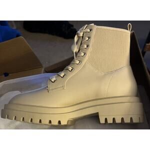 Women's Chunky Heel Combat Boots Beige Shoe Size 7 Lace Up